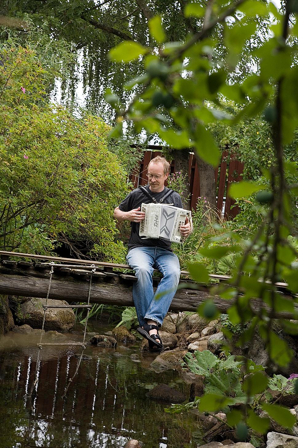 Ur boken "Passion" om folkmusik och dans.