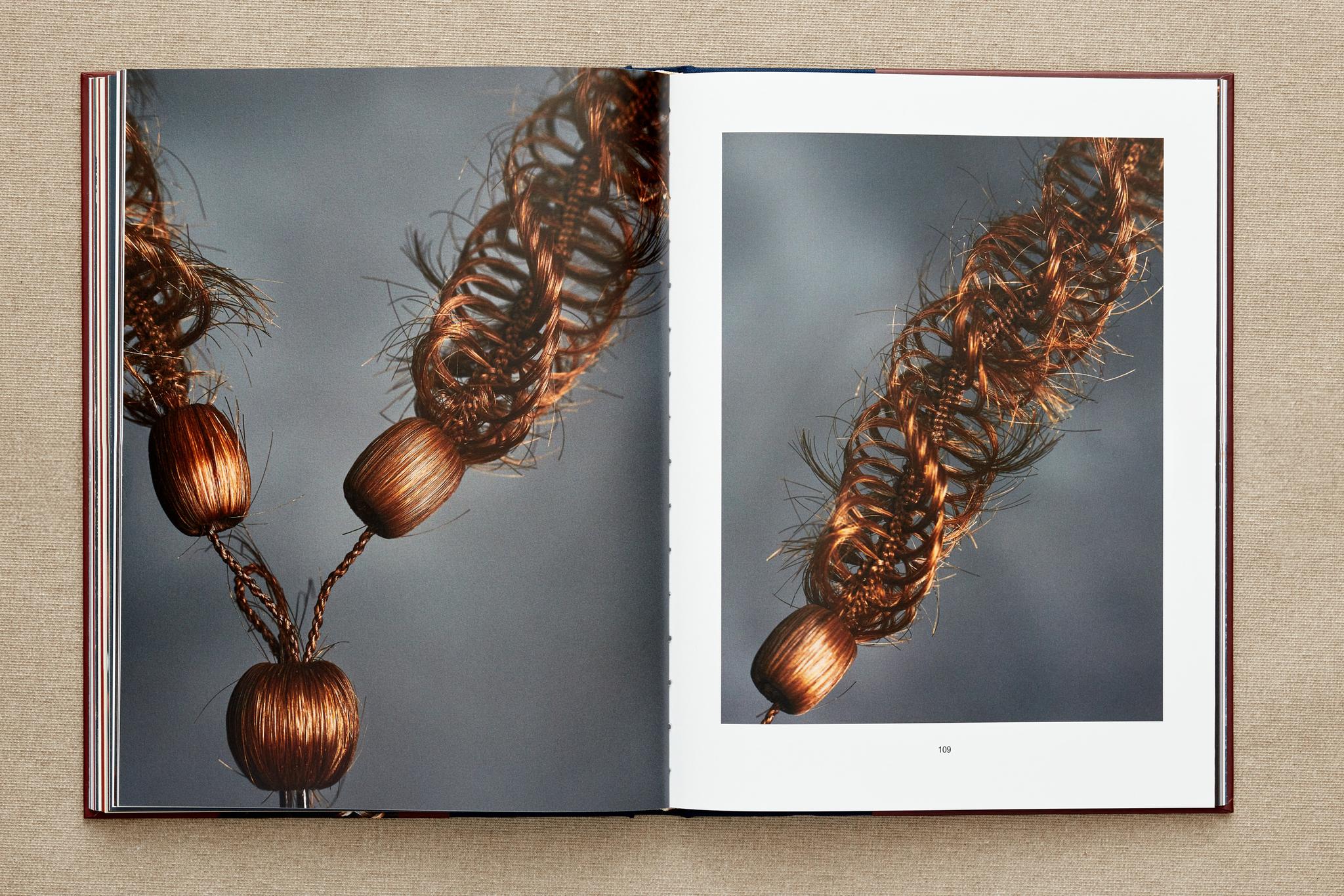 BOK: Hårresande - Våmhuskullornas hårsmycken & vandringar