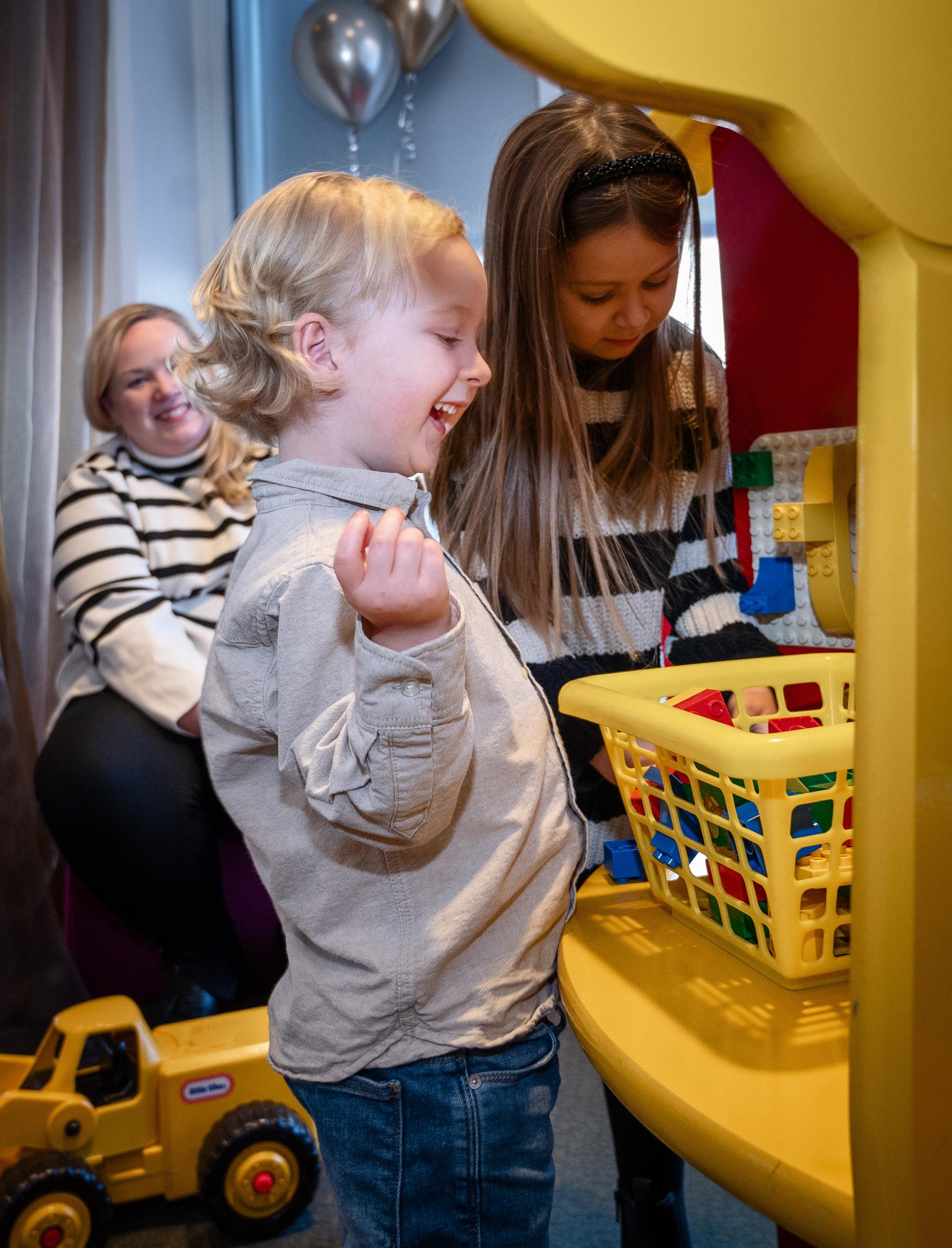 Familjeglädje på Hotellet