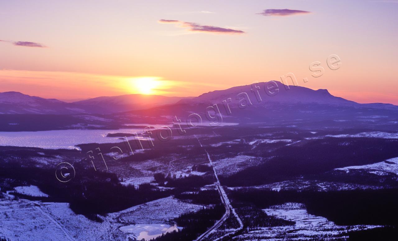 Boken FJÄLLEN - Flygfoton över Svenska Fjällen